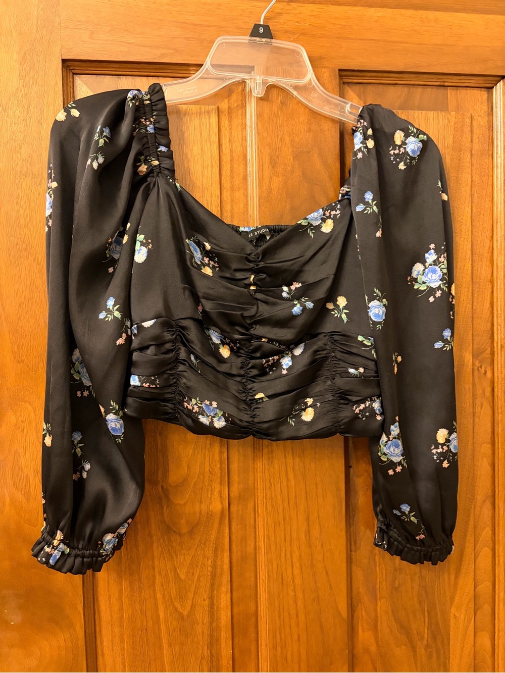 Black Floral Ruched Long-Sleeve Crop Top